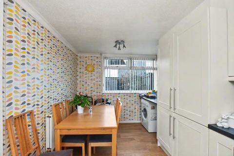 3 bedroom terraced house for sale, Bawn Drive, Farnley, Leeds
