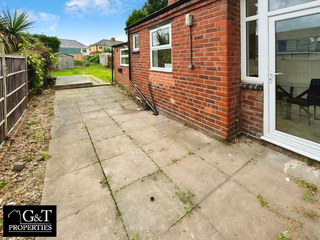 Communal Rear Garden With Regular Gardener