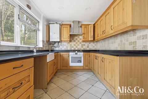3 bedroom terraced house for sale, Boscombe Avenue, Grays