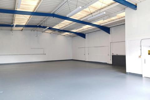 Warehouse to rent, 17-35 Loverock Rd Reading RG30 1DZ