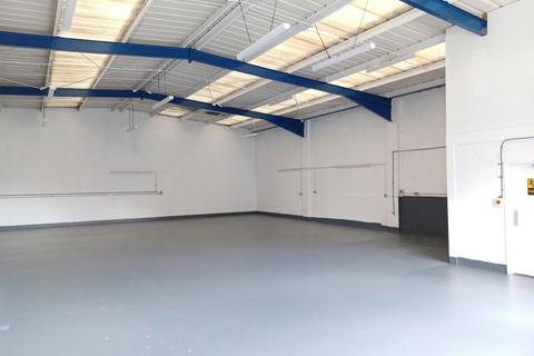 Warehouse to rent, 17-35 Loverock Rd Reading RG30 1DZ