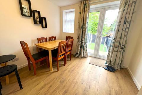 2 bedroom terraced house for sale, Hookstone Way, Woodford Green IG8