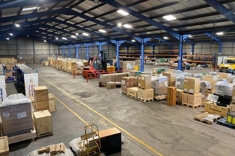 Warehouse to rent, Units 24A-24D Airfield Industrial Estate Hixon ST18 0PF