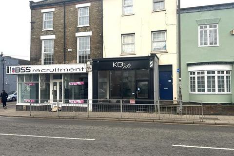 Retail property (high street) to rent, 72 Tavistock St Bedford MK40 2RP