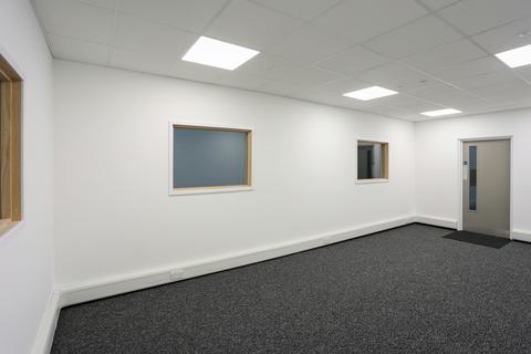 Property to rent, Bromsgrove Rd Halesowen B63 3XB
