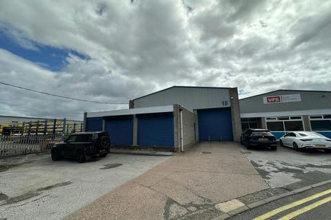Property to rent, Charlton Dr Cradley Heath B64 7BJ