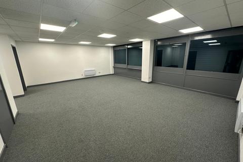 Property to rent, Charlton Dr Cradley Heath B64 7BJ