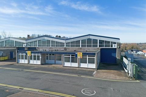 Property to rent, Charlton Dr Cradley Heath B64 7BJ