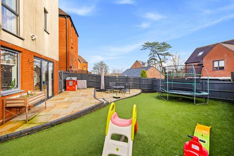 3 bedroom house for sale, Chaucer Gardens, Coulsdon CR5
