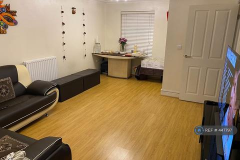 undefined, Aldenham Close, Slough, SL3