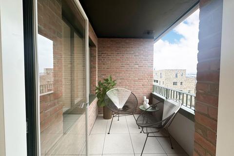 undefined, Plot 835, 2 bed Apartment at Meridian One, Meridian Way N18