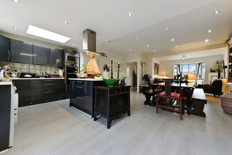 undefined, Groom Crescent, SW18