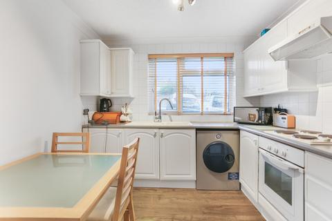 2 bedroom flat for sale, Windsor Close, Hove, BN3