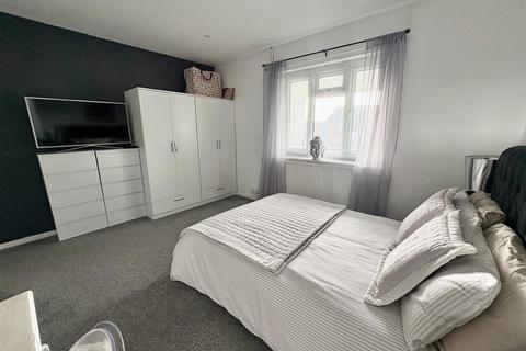 2 bedroom flat for sale, Bourne Street, Eastbourne