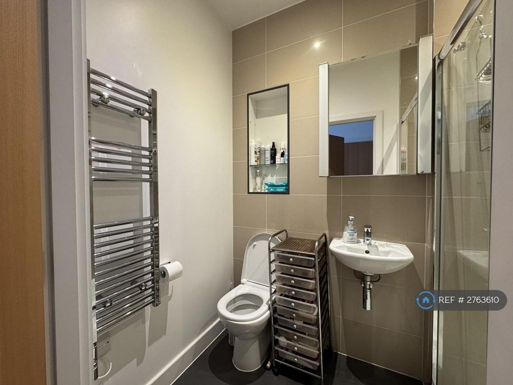 En-Suite Bathroom