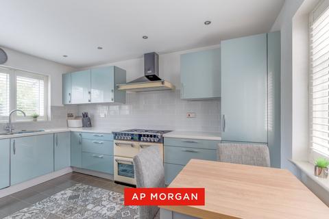 undefined, Julian Close, Catshill, Bromsgrove, Worcestershire, B61