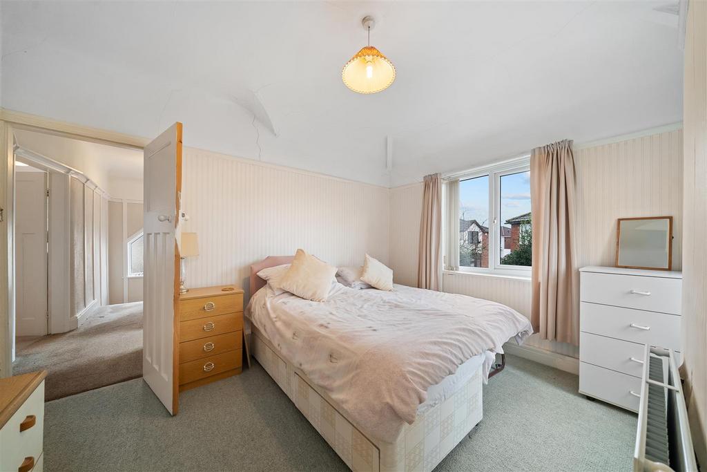 Bedroom 3b.jpg