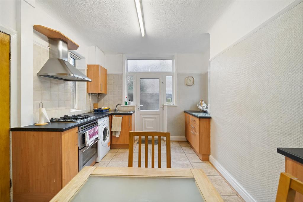 Kitchen1.jpg