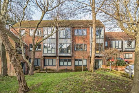 2 bedroom flat for sale, Friary Court,  Aylesbury,  HP20