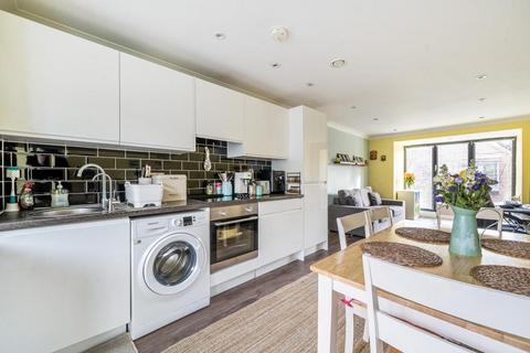 2 bedroom flat for sale, Friary Court,  Aylesbury,  HP20