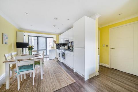 2 bedroom flat for sale, Friary Court,  Aylesbury,  HP20