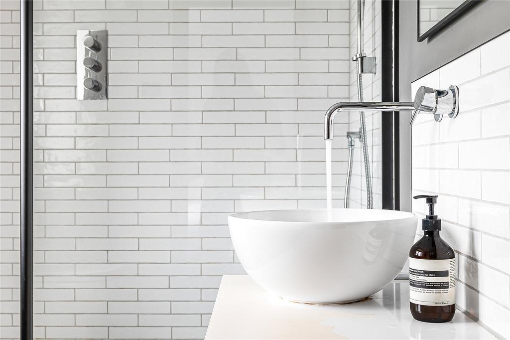 En Suite Detail