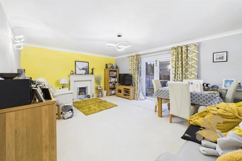 3 bedroom detached bungalow for sale, Lees Court, Glemsford
