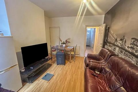 5 bedroom terraced house to rent, Broxtowe Street, Nottingham NG5