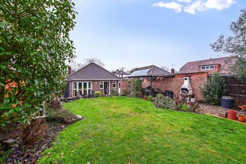 undefined, Blays Lane, Surrey TW20