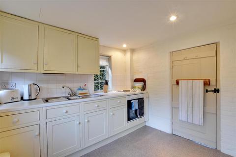 2 bedroom end of terrace house for sale, School Hill, Winchelsea