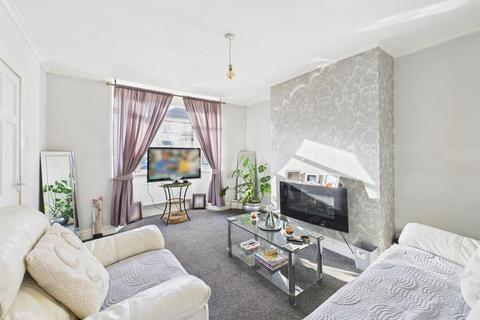3 bedroom terraced house for sale, Field Road, Bridlington