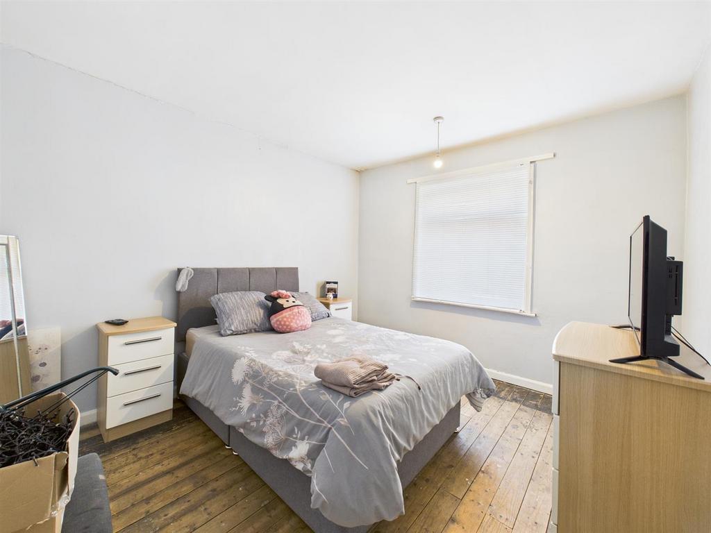 Bedroom: