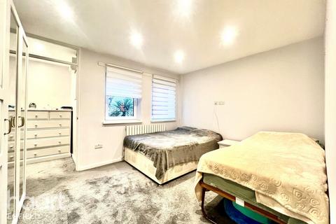 1 bedroom apartment for sale, Bagshot Road, Enfield