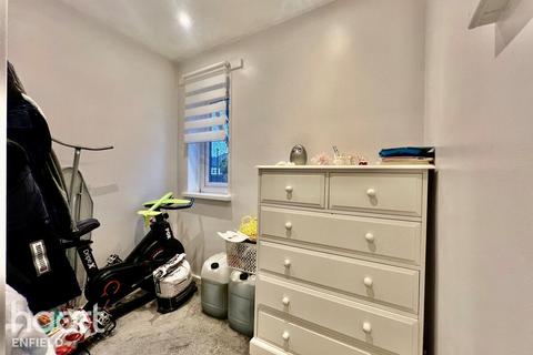 1 bedroom apartment for sale, Bagshot Road, Enfield