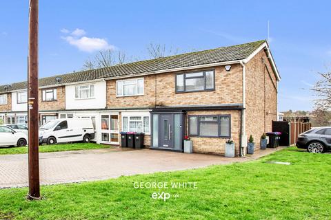 3 bedroom end of terrace house for sale, Whitehouse Meadows, Leigh-on-sea SS9