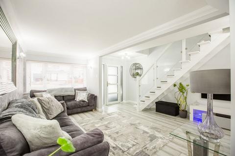 3 bedroom end of terrace house for sale, Whitehouse Meadows, Leigh-on-sea SS9