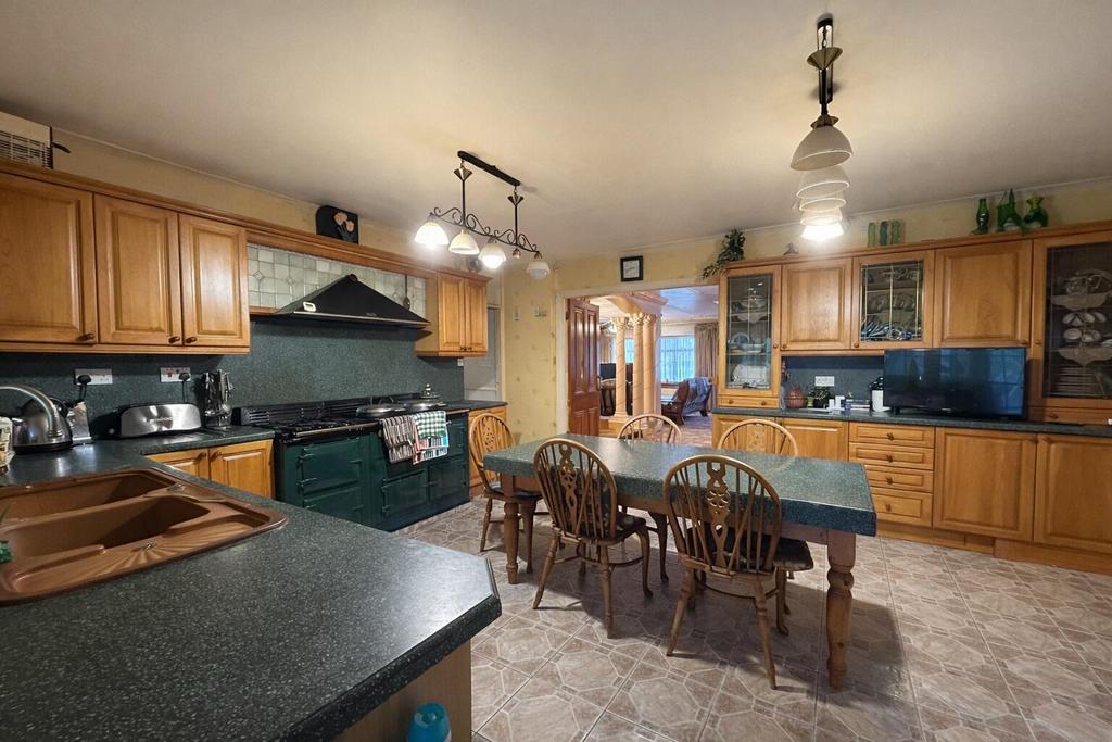 Kitchen/Breakfast Room