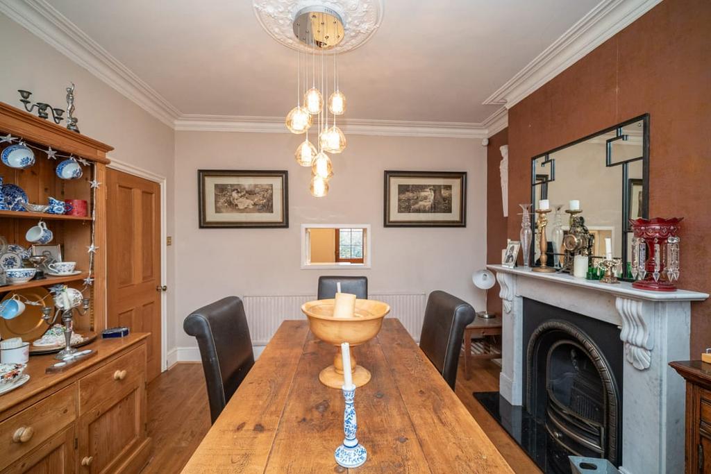 Dining room, fireplace