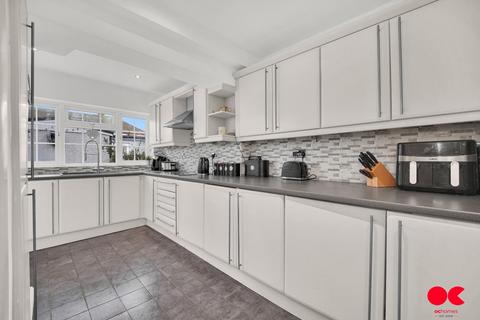 3 bedroom terraced house for sale, Mygrove Gardens, Rainham RM13