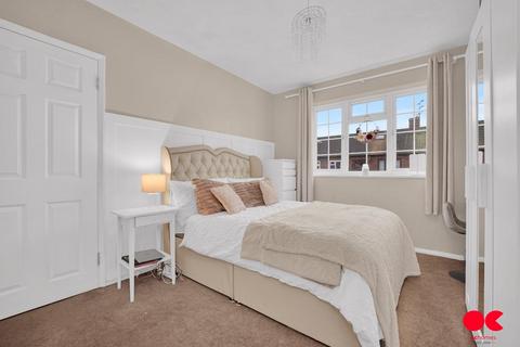 3 bedroom terraced house for sale, Mygrove Gardens, Rainham RM13