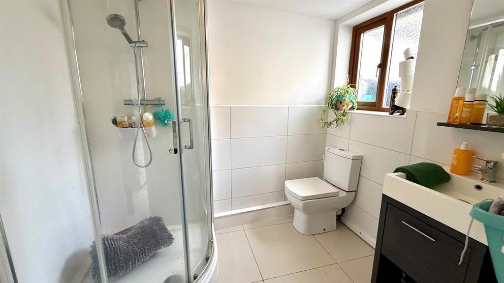 3 piece shower room