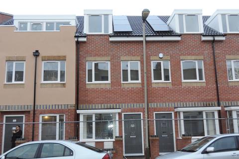 3 bedroom townhouse to rent, 63 Woodland Road, Leicester, Leicestershire, LE5 3PG