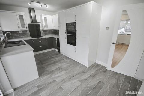 3 bedroom semi-detached house to rent, Snowdrop Close, Beechwood, Runcorn, WA7 4PL