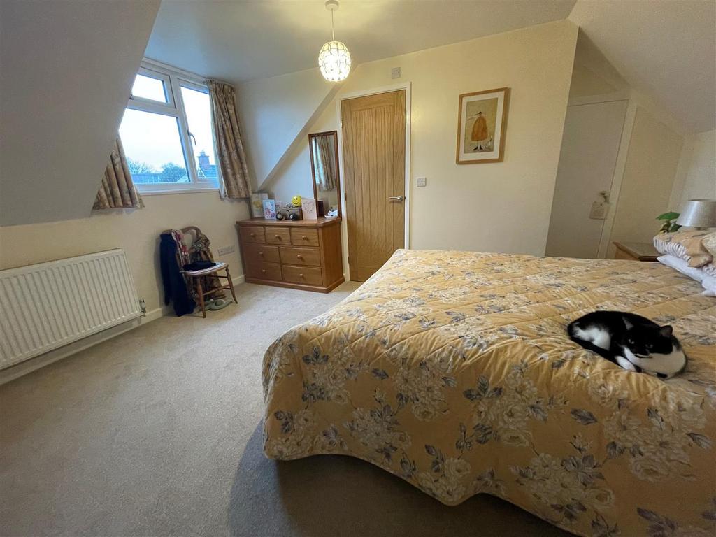 Bed 1.jpg