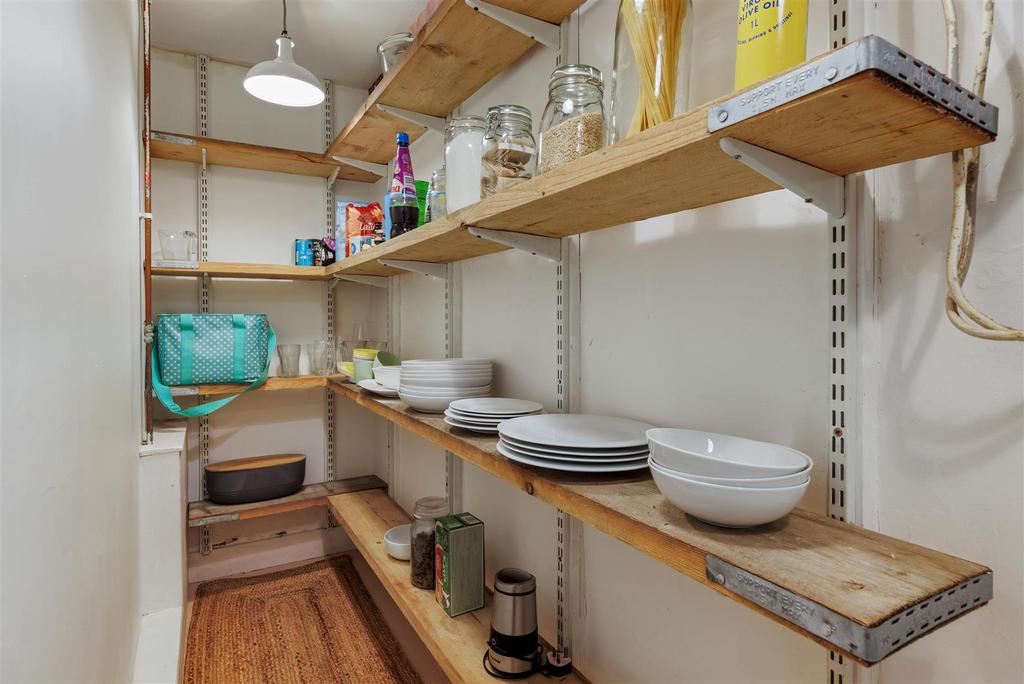 Walk-in Pantry