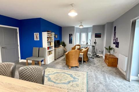 2 bedroom apartment for sale, Bryn Y Bia Road, Craigside, Llandudno