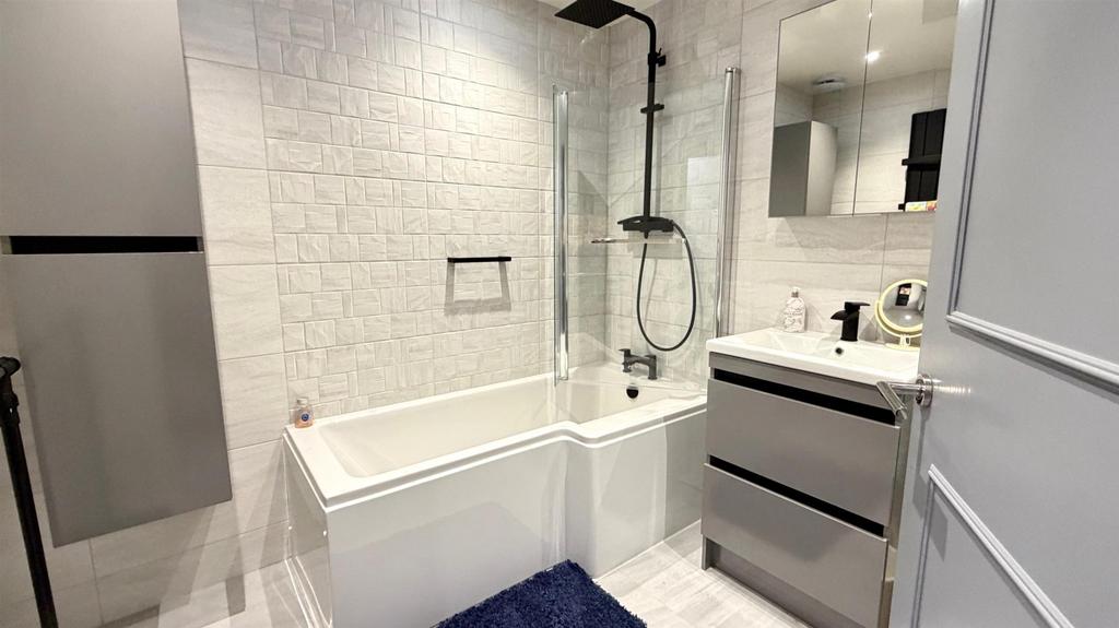 Re fitted 3 piece bathroom