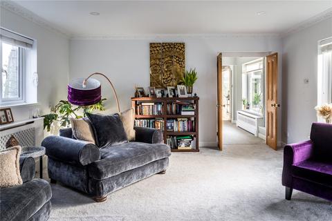 undefined, Oatlands Mere, Weybridge, Surrey, KT13