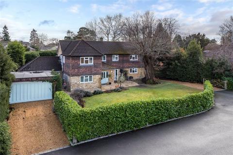 undefined, Oatlands Mere, Weybridge, Surrey, KT13