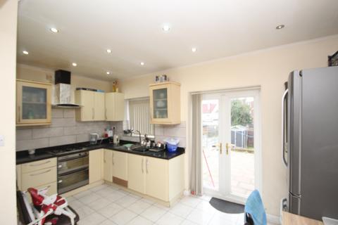 4 bedroom terraced house to rent, Bridgewater Road, Wembley, Middlesex, HA0
